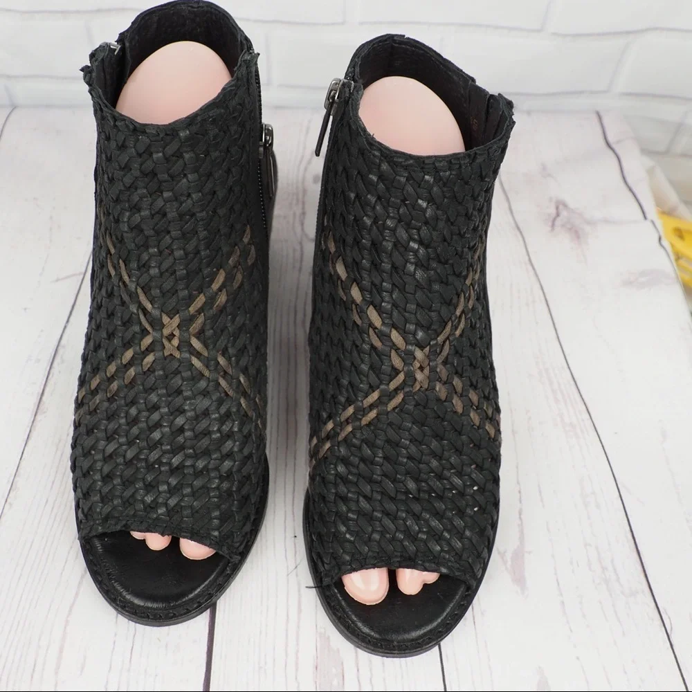 Sam Edelman Cooper 7 black woven leather peeptoe booties